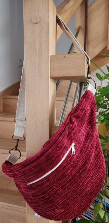 Banane velours chenille Raya rouge avec poche arrière, petit modèle, sangle écrue